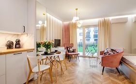 Sky Home- Rose Apartament -Manufaktura, Bezplatny Parking, Klima, Dostep Na Kod