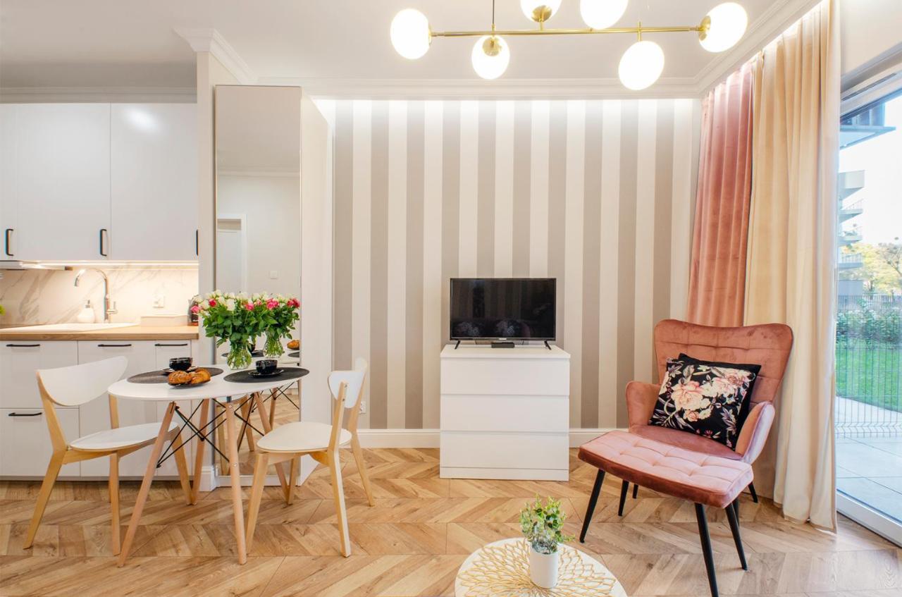 Sky Home- Rose Apartament -Manufaktura, Bezplatny Parking, Klima, Dostep Na Kod Łódź Zewnętrze zdjęcie