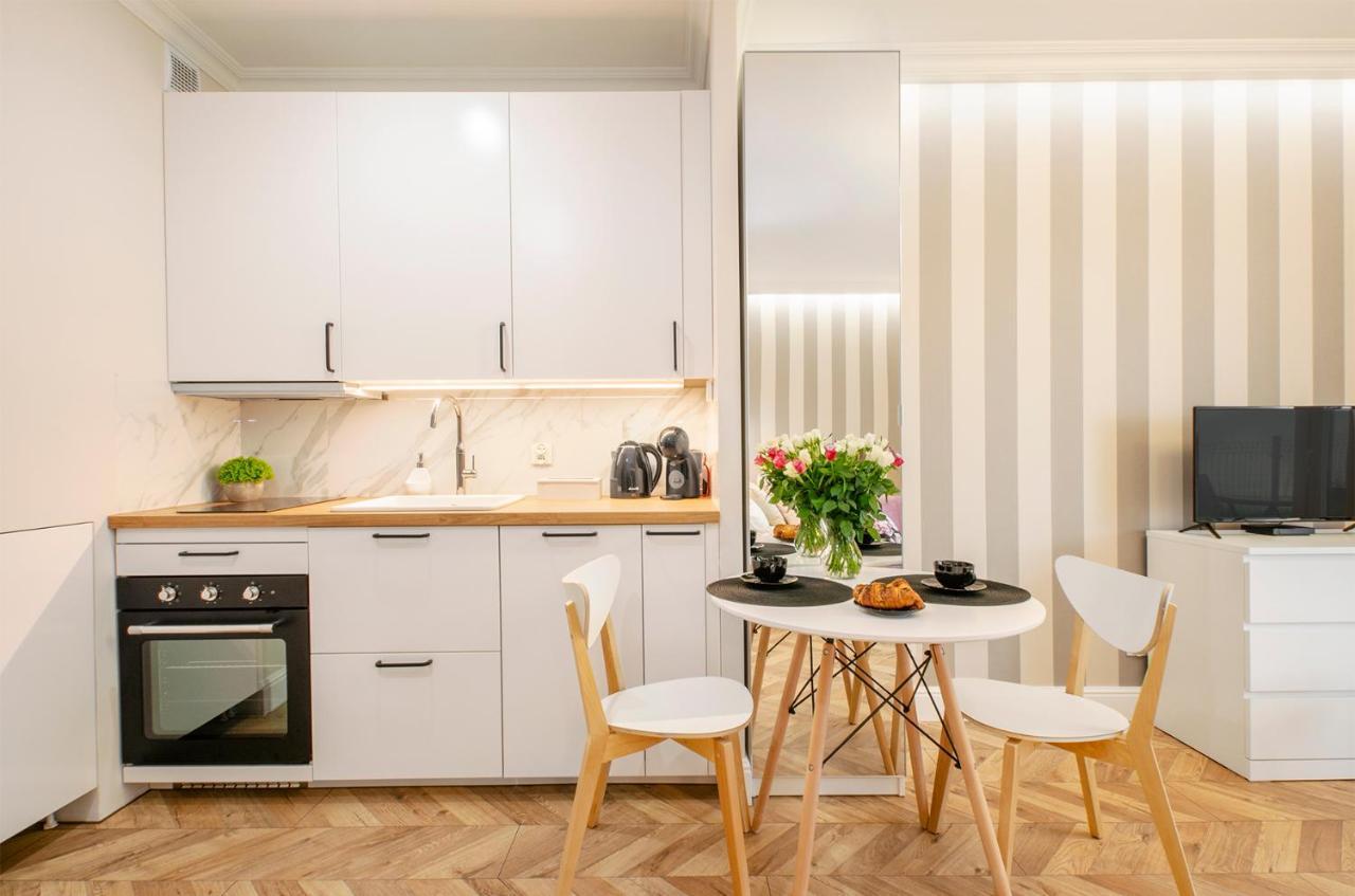Sky Home- Rose Apartament -Manufaktura, Bezplatny Parking, Klima, Dostep Na Kod Łódź Zewnętrze zdjęcie