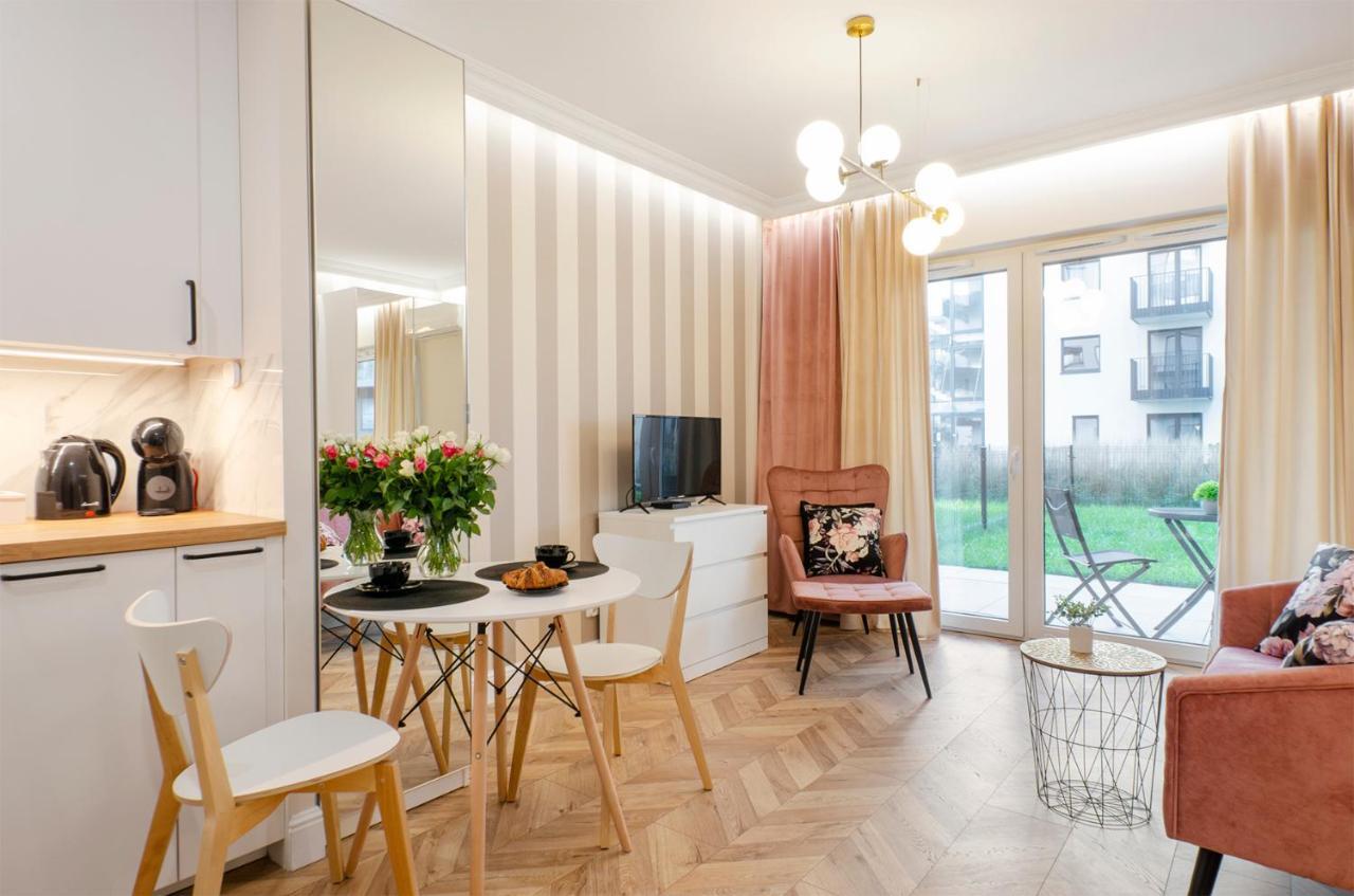 Sky Home- Rose Apartament -Manufaktura, Bezplatny Parking, Klima, Dostep Na Kod Łódź Zewnętrze zdjęcie