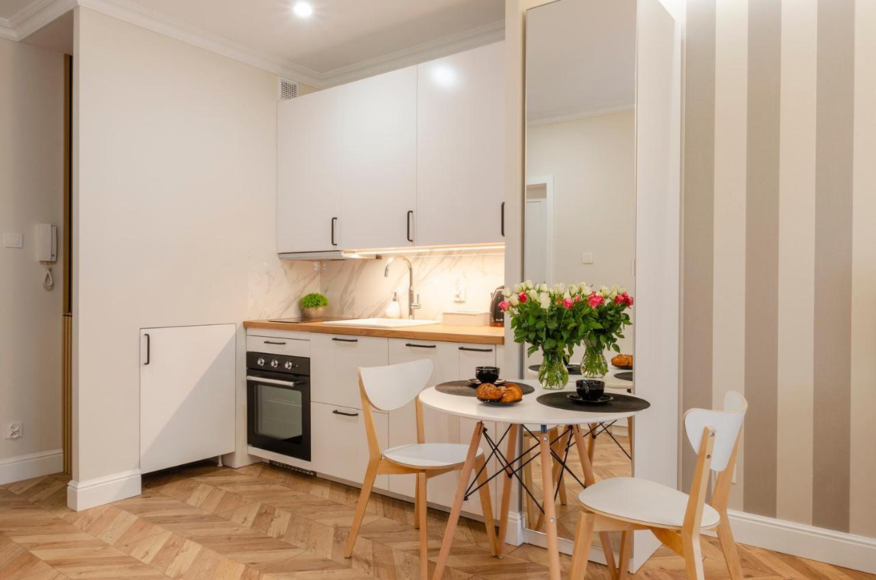 Sky Home- Rose Apartament -Manufaktura, Bezplatny Parking, Klima, Dostep Na Kod Łódź Zewnętrze zdjęcie