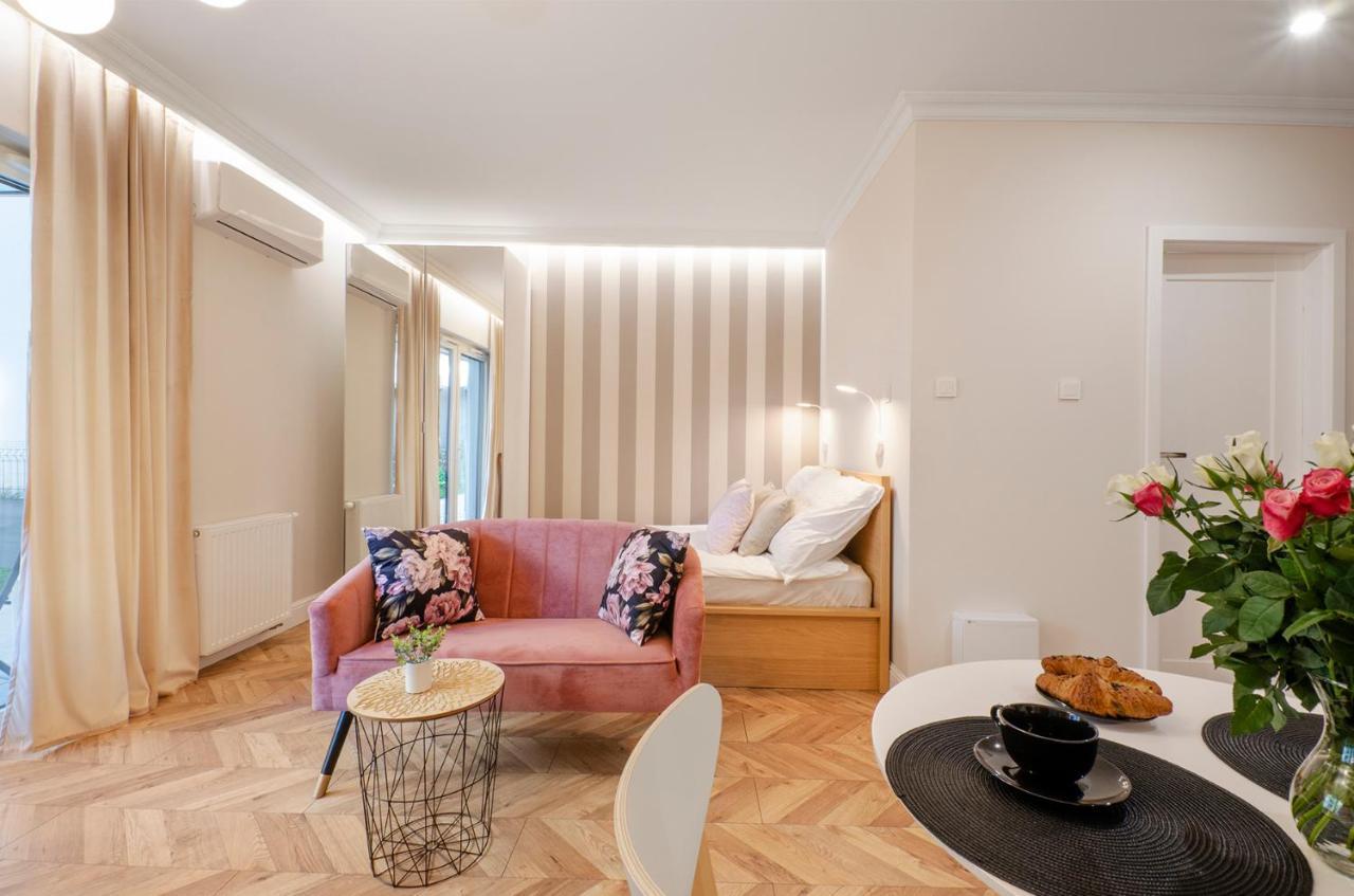 Sky Home- Rose Apartament -Manufaktura, Bezplatny Parking, Klima, Dostep Na Kod Łódź Zewnętrze zdjęcie